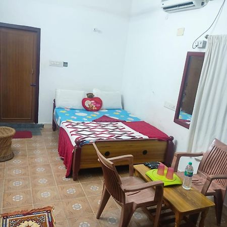 Squirrel Nest Guest House Махабалипурам Екстериор снимка