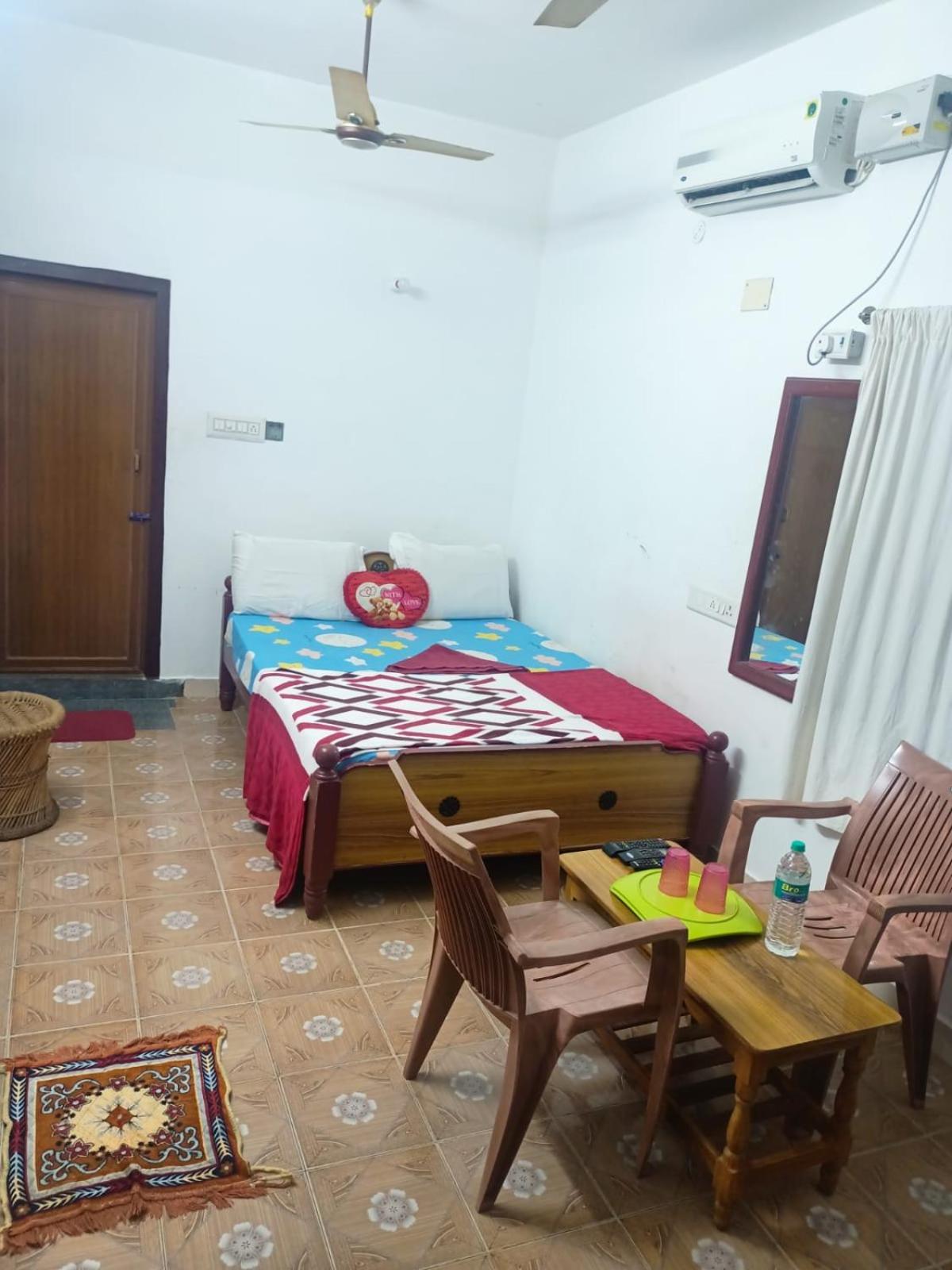 Squirrel Nest Guest House Махабалипурам Екстериор снимка